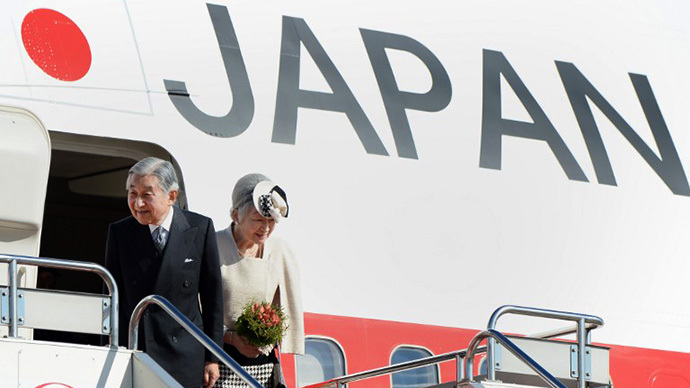 Chrysanthemum diplomacy: Japanese emperor returns to India