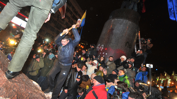 'Parade of losers': EU delegation to Kiev threatens democracy