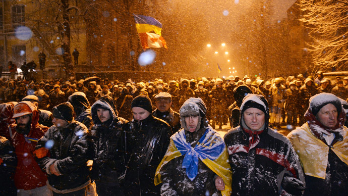‘Mass rallies in Ukraine follow a script’