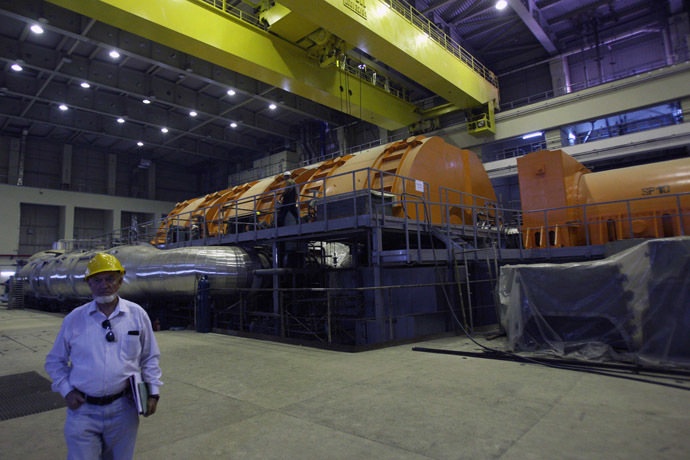 A Russian technician is seen walking inside the Russian-built Bushehr nuclear power plant in southern Iran, 1200 Kms south of Tehran (AFP Photo)