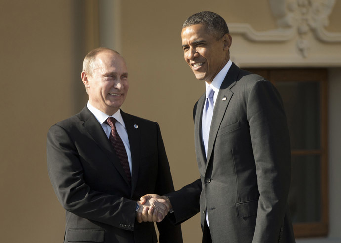U.S. President Barack Obama (R) and Russia's President Vladimir Putin (Reuters/Pablo Martinez)