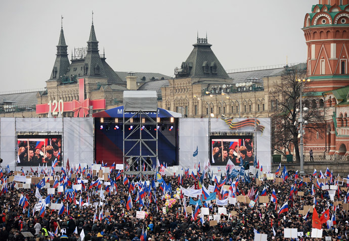 Participants in the "We Are Together" rally and concert to support the residents of the Crimea, at Vasilyevsky Slope, Moscow. (RIA Novosti)