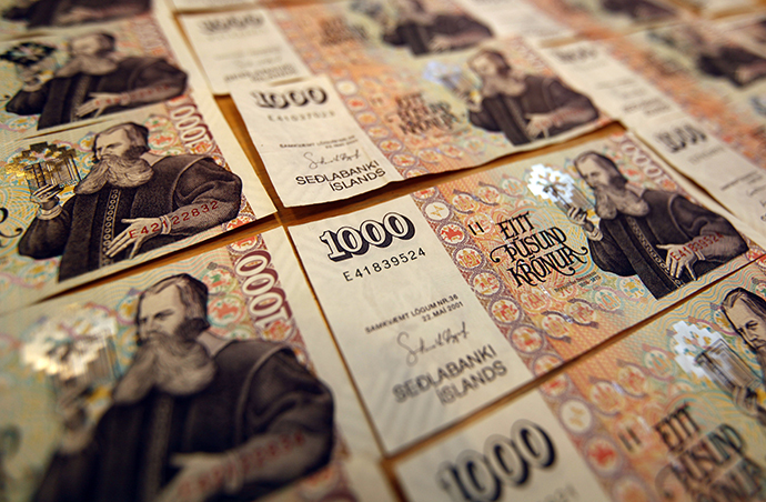 An illustration picture shows Iceland banknotes of one thousand Krona in Reykjavik (Reuters / Ingolfur Juliusson)