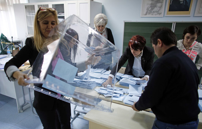 Officials prepare to count ballots at a polling station during the municipal elections in Ankara March 30, 2014. (Reuters)