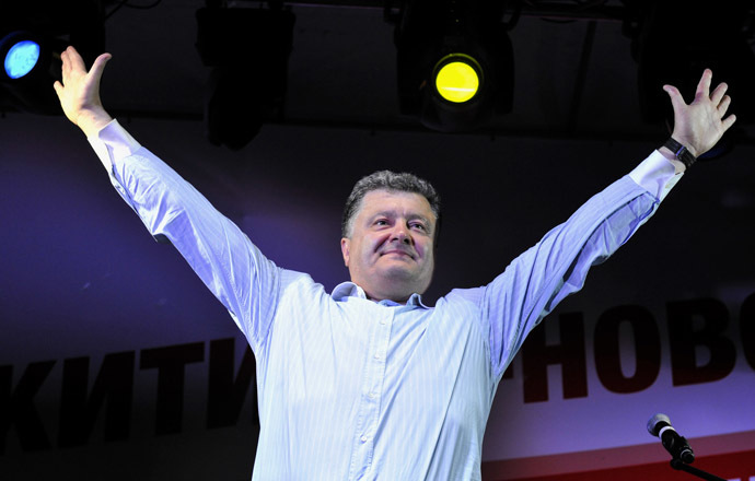 Ukrainian businessman, politician and presidential candidate Petro Poroshenko addresses supporters in Cherkasy, central Ukraine, May 20, 2014. (Reuters/Mykola Lazarenko)