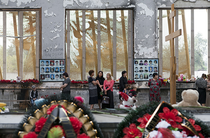 Commemorative events in memory of the September 1, 2004 terrorist attack took place in Beslan (Reuters / Anton Podgaiko)