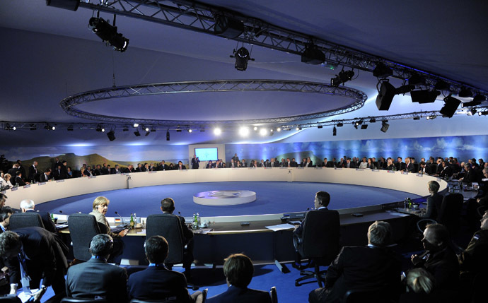A general view shows the round table during the NATO-Ukraine meeting at the NATO Summit at the Celtic Manor Resort in Newport, Wales, September 4, 2014. (Reuters)