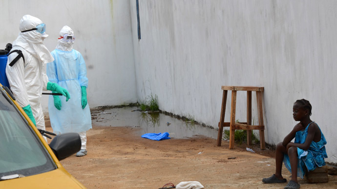 Ebola crisis response: Cuba sends doctors, US deploys troops