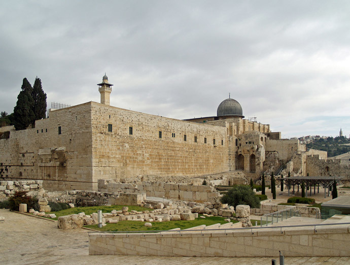 Al-Aqsa mosque (Photo from Wikipedia.org)