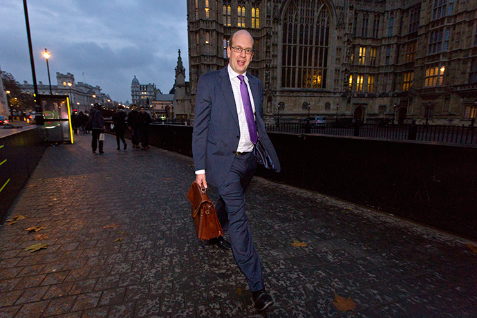 UK Independence Party (UKIP) MP Mark Reckless leaves the Houses of Parliament in London on November 21, 2014 (AFP Photo / Justin Tallis)