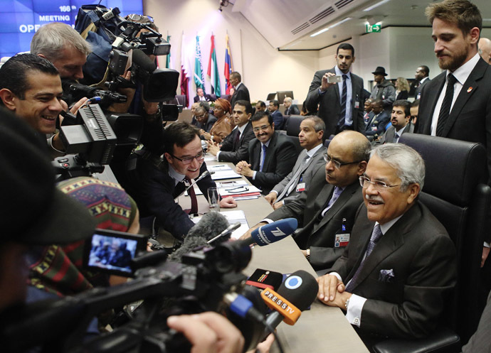 Saudi Arabia's Oil Minister Ali al-Naimi talks to journalists before a meeting of OPEC oil ministers at OPEC's headquarters in Vienna November 27, 2014. (Reuters/Heinz-Peter Bader)