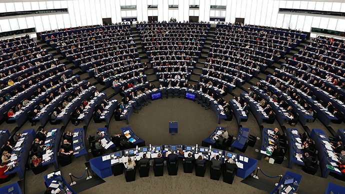 Members of the European Parliament take part in a voting session at the European Parliament in Strasbourg, December 17, 2014 (Reuters / Vincent Kessler)