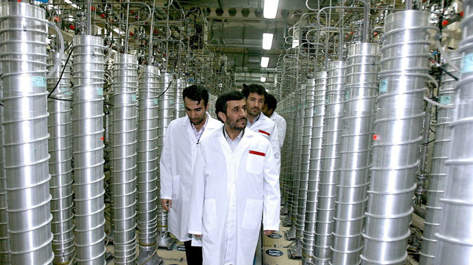 Iranian President Mahmoud Ahmadinejad visits the Natanz nuclear enrichment facility, 350 km (217 miles) south of Tehran, April 8, 2008. (Reuters/Presidential official website)