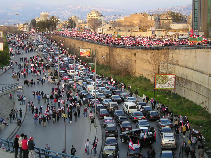 Protesters heading to Martyrs' Square on foot and in vehicles (Photo from wikipedia.org)