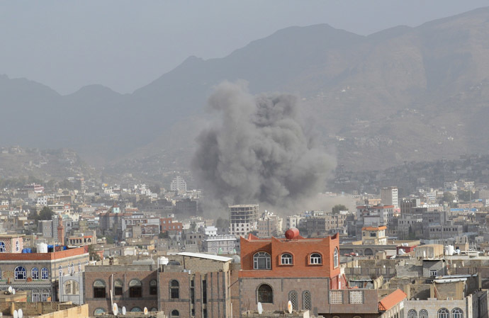 Smoke billows after an air strike in Yemen's central city of Ibb April 12, 2015. (Reuters/Stringer)