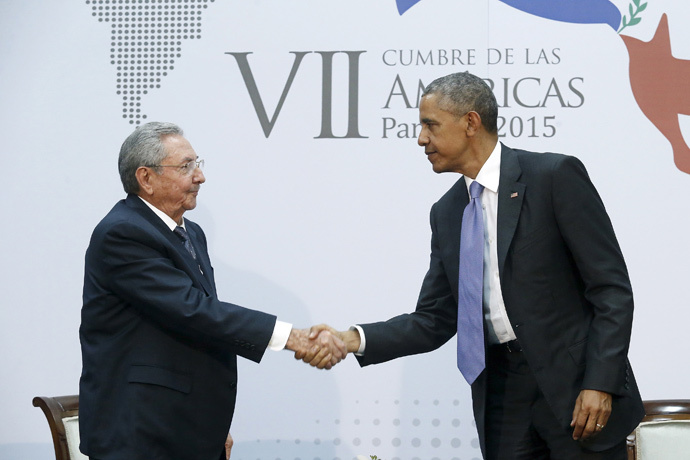 U.S. President Barack Obama shakes hands with Cuba's President Raul Castro as they hold a bilateral meeting during the Summit of the Americas in Panama City April 11, 2015. (Reuters / Jonathan Ernst)