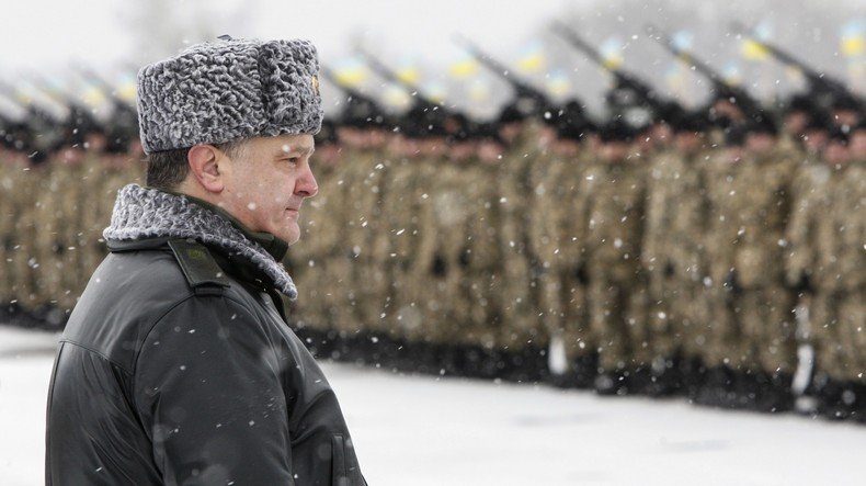 Porochenko refuse de retirer son artillerie lourde et donne l’assaut