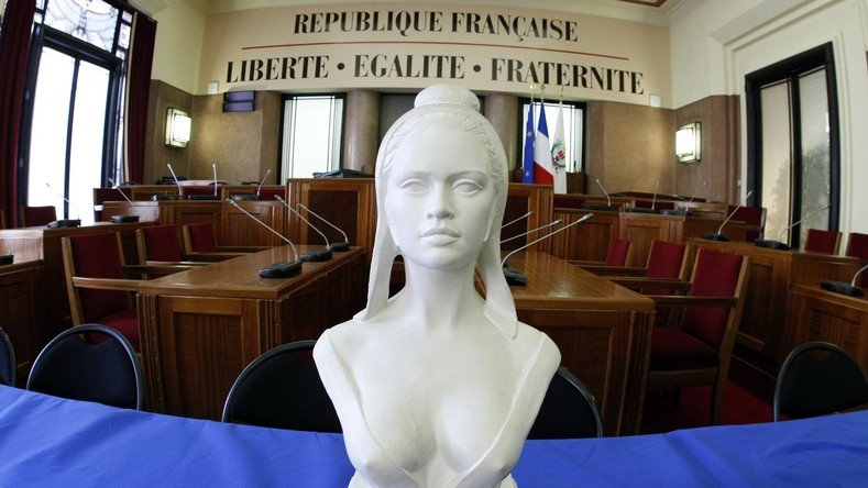 Une Marianne « noire » ne symbolise pas la République