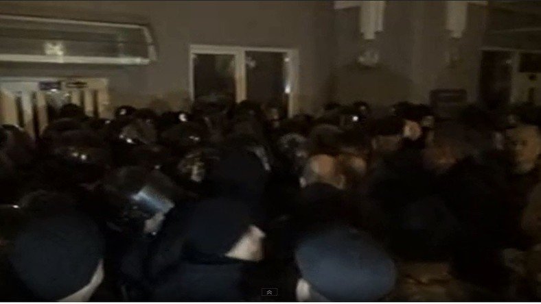 Kiev: le bâtiment de l'administration présidentielle a été pris d'assaut