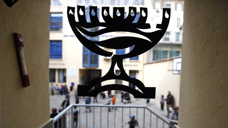 « Si possible pas Juif » : scandale autour d’une offre d’emploi jugée antisémite