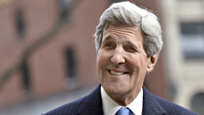 John Kerry en visite à Kiev pour s’entretenir avec Petro Porochenko et Arseni Iatseniouk (VIDEO)