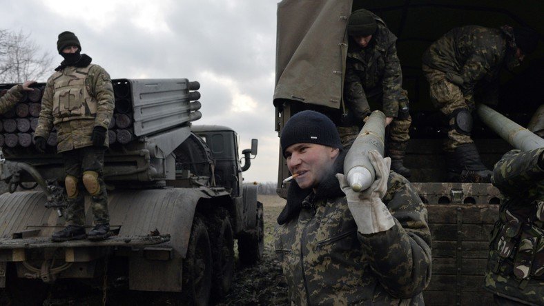 Bruxelles : même « une réponse ferme » de l’UE ne prévoit pas de fournir des armes à Kiev