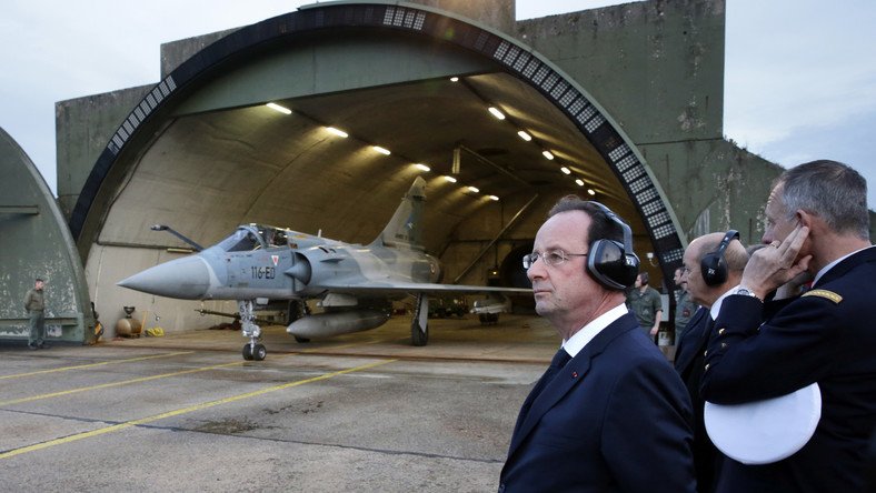 «Un monde dangereux» : la France possède près de 300 armes nucléaires et elle en a toujours besoin