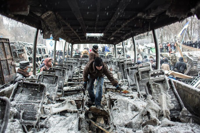 Ukraine : le journaliste russe assassiné Andreï Sténine revit dans ses photos épiques de Maïdan 