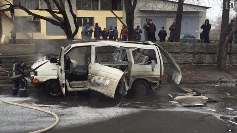 Kharkov : une voiture explose douze jours après l’attentat contre une manifestation (VIDEO)