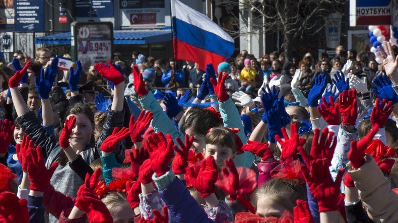 La Crimée célèbre l’anniversaire de son rattachement à la Russie (VIDEO)