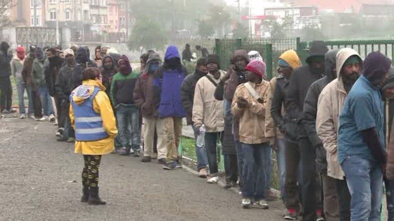 Les autorités de Calais s’apprêtent à détruire les camps de migrants