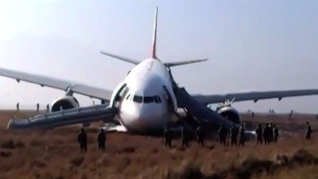 Un avion de Turkish Airlines rate son atterrissage au Népal (VIDEO)