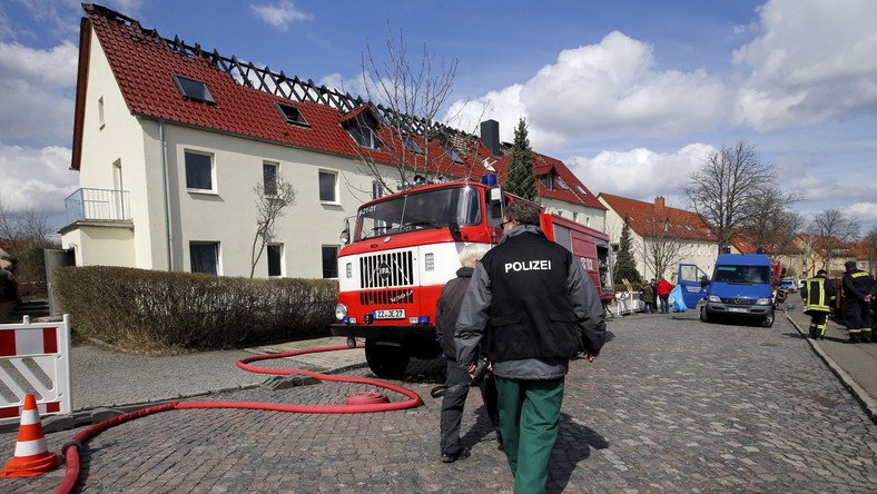 Un homme politique allemand menacé de décapitation après l’incendie d’un abri pour réfugiés
