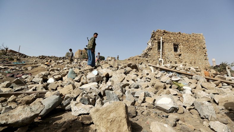 Les avions de la coalition arabe ont détruit 11 dépôts d’armes des Houthis au Yémen