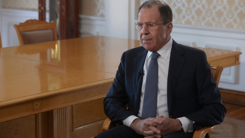 Lavrov : Moscou espère que Berlin et Paris tiendront leurs promesses concernant les accords de Minsk