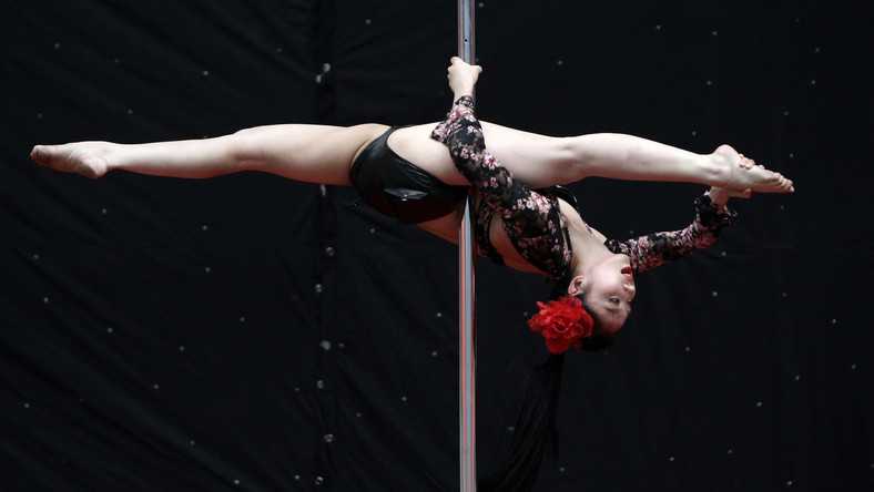 La Chine veut interdire les spectacles de stripteaseuses lors des cérémonies funèbres