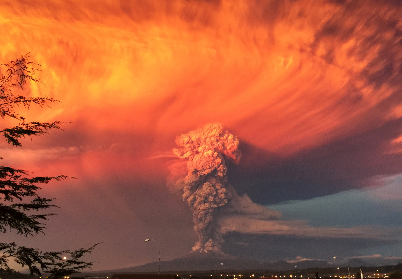 Au Chili, le volcan Calbuco a pris tout le monde par surprise (PHOTOS, VIDEO)
