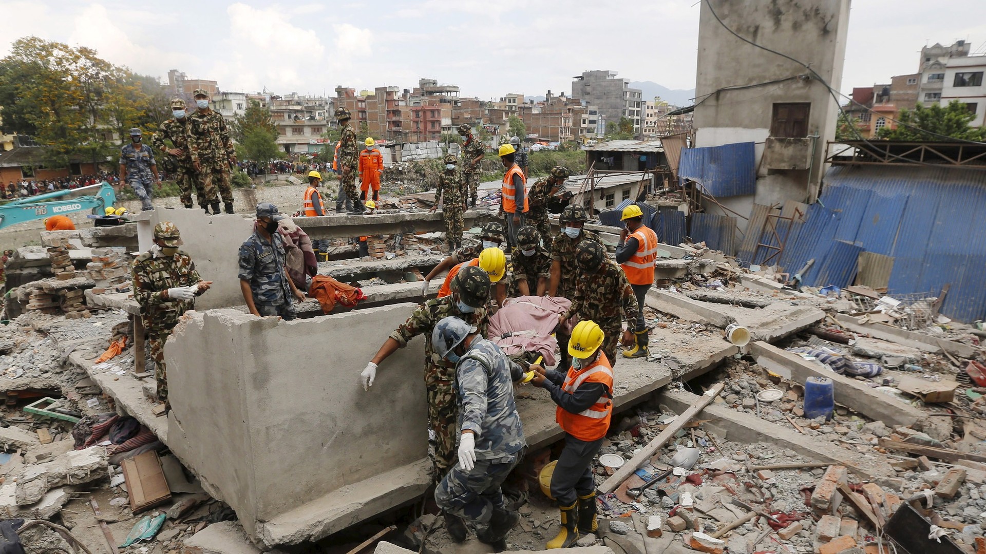 Au Népal, le nombre de morts continue sa triste progression
