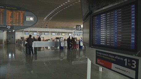 Les contrôleurs aériens en grève, 40% de vols annulés à travers la France (VIDEO)