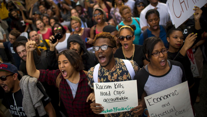 Les manifestations contre le racisme policier, après Baltimore, se répandent dans d'autres villes