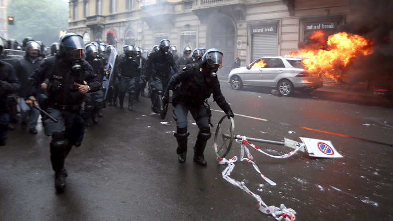 Les manifestants contre Expo Milano 2015 gazés par la police en Italie
