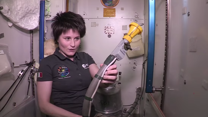 Pause pipi dans l’espace : comment les astronautes se soulagent à bord de l’ISS
