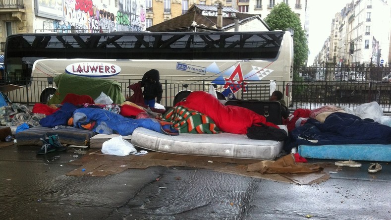 Crise des migrants à Paris : maintenant qu'ils ont traversé la Méditerranée, qu'est-ce qu'on fait ?