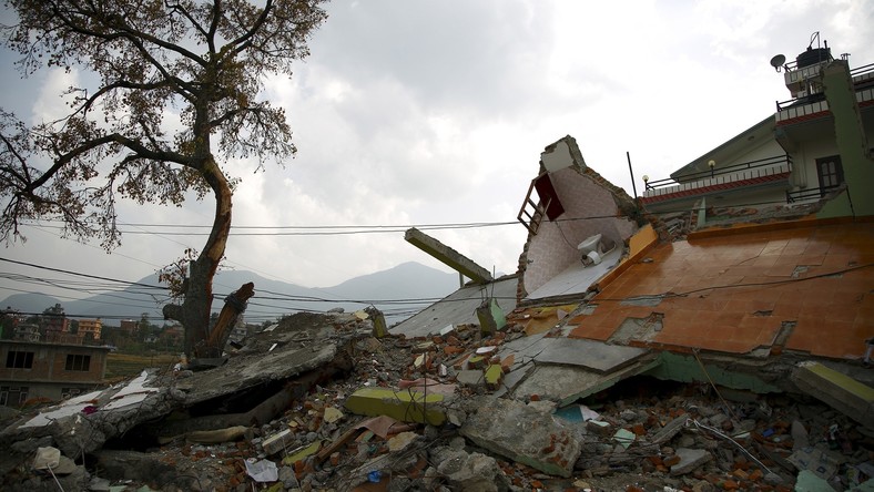 Un séisme de magnitude 7,4 s'abat à nouveau sur le Népal