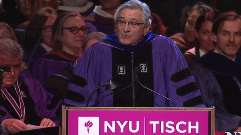 «Vous l’avez dans l’os !» assène Robert De Niro aux diplômés de Tish