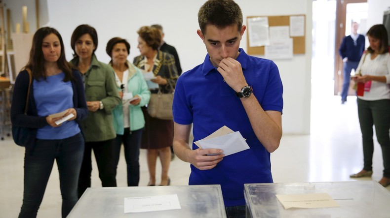 Espagne: Les sondages sortie des urnes annoncent une percée de Podemos et de Ciudades