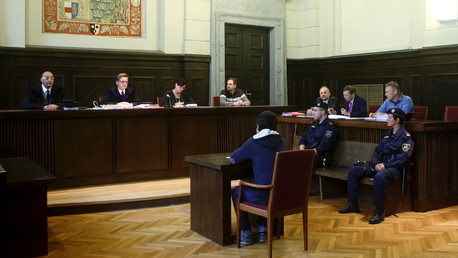 Un djihadiste de 14 ans reconnu coupable d’avoir essayé de faire sauter une gare à Vienne