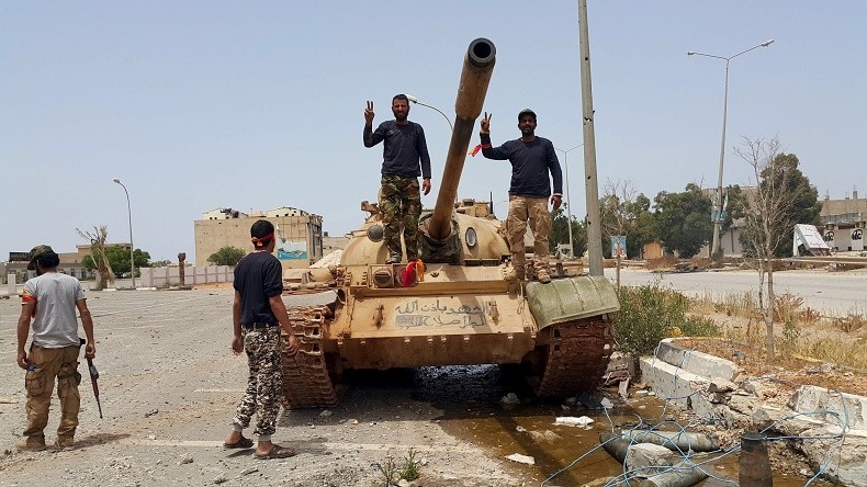 Devant l'avancée de Daesh, la Libye appelle à l'aide