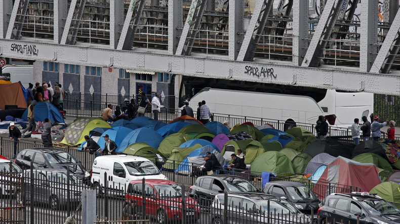 Le camp de migrants de La Chapelle évacué manu militari