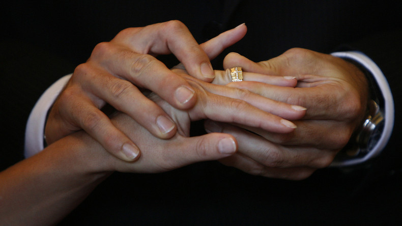 Haro sur le mariage blanc